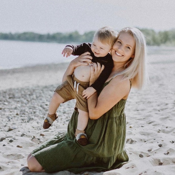 Meet your Posher, Olivia - Picture 1 of 1